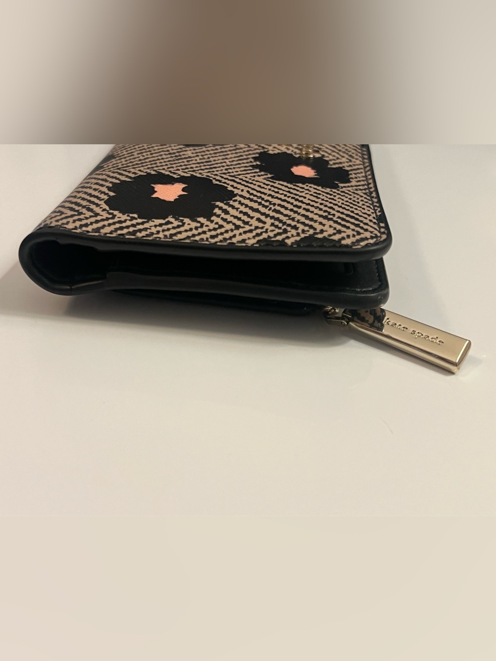 Kate Spade Bifold Wallet black multi herringbone floral pattern - Picture 6 of 16